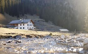 Casa Vacanze Rifugio Malga Ra Stua